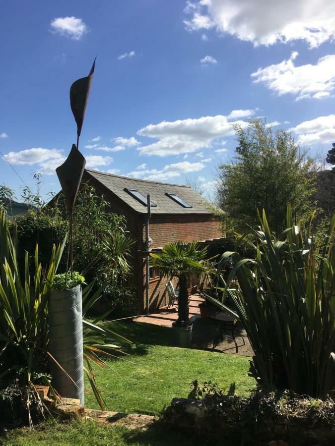Villa Ralph'S Barn Newport  Esterno foto
